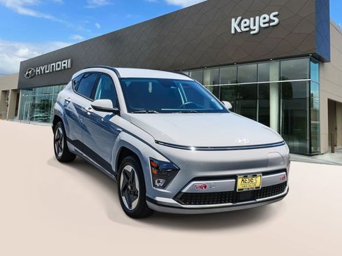 Certified 2024 Hyundai Kona SEL FWD image 3
