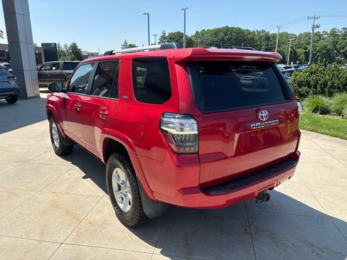 Used 2019 Toyota 4Runner SR5 AWD/4WD image 5