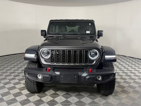 Certified 2025 Jeep Wrangler Unlimited Rubicon w/ Convenience Group AWD/4WD image 3