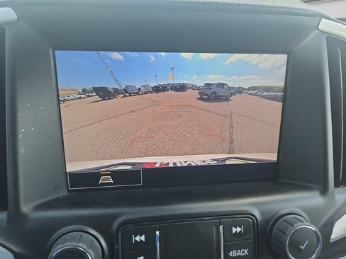 Used 2024 GMC Terrain SLT AWD/4WD image 30