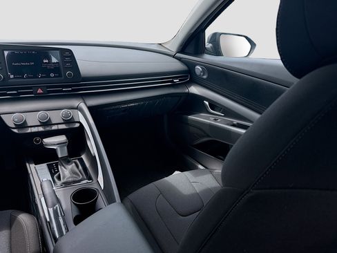 New 2026 Hyundai Elantra SE FWD image 16