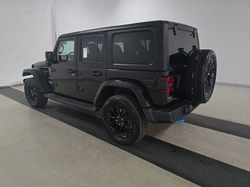 Used 2022 Jeep Wrangler Unlimited Sahara w/ Safety Group image 4