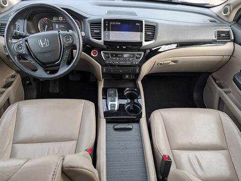 Used 2018 Honda Pilot Touring image 10