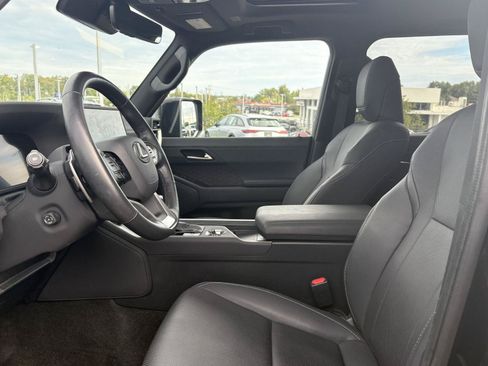Used 2024 Lexus GX 550 w/ Accessory Package (31) AWD/4WD image 6