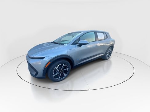 New 2026 Chevrolet Equinox EV LT image 4