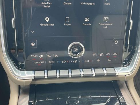 Used 2025 GMC Yukon Denali w/ Denali Reserve Package RWD image 28