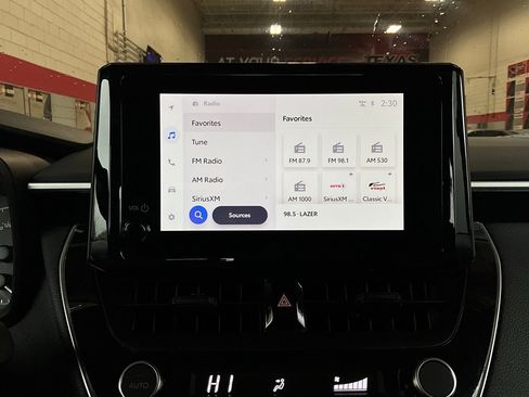 Used 2025 Toyota Corolla LE image 26