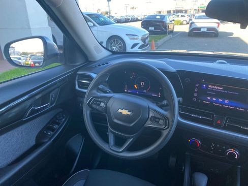 Used 2025 Chevrolet TrailBlazer LT image 34