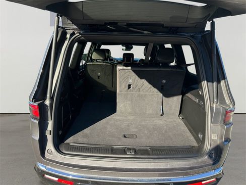 Used 2022 Jeep Wagoneer Series I image 14