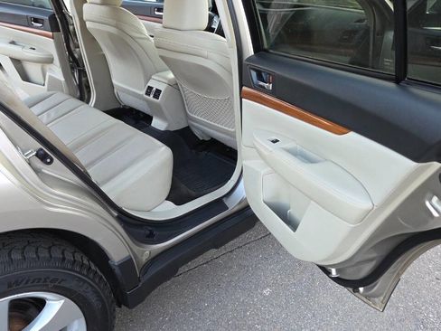 Used 2014 Subaru Outback 2.5i Limited image 41