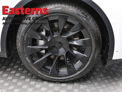 Used 2021 Tesla Model Y Long Range AWD/4WD image 25