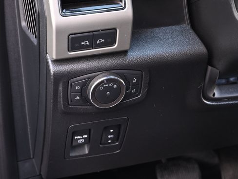 Used 2019 Ford F150 Lariat w/ Equipment Group 502A Luxury RWD image 21