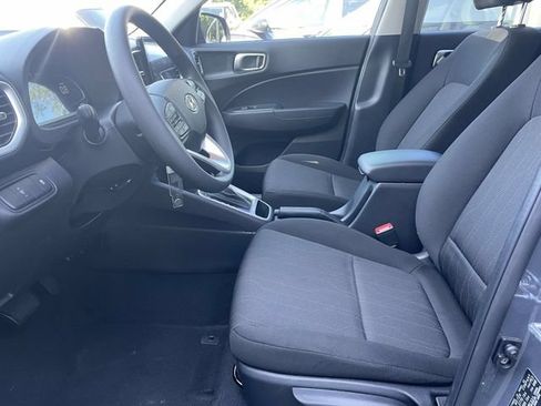 Used 2026 Hyundai Venue SE FWD image 15