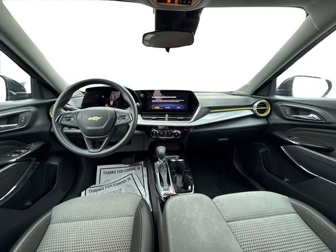 Used 2024 Chevrolet Trax LT FWD image 15