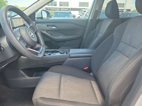 Used 2024 Nissan Rogue SV AWD/4WD image 18