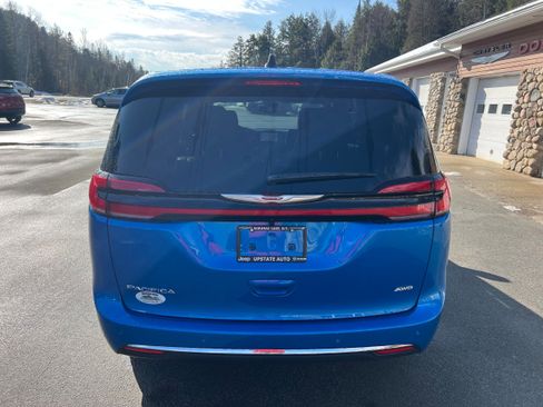 New 2026 Chrysler Pacifica Select AWD/4WD image 6