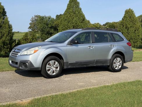 Used 2013 Subaru Outback 2.5i AWD/4WD image 2
