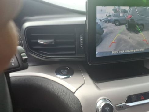Used 2024 Ford Explorer XLT RWD image 24