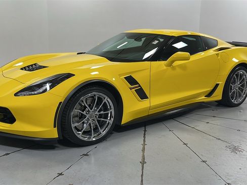 Used 2019 Chevrolet Corvette Grand Sport image 1
