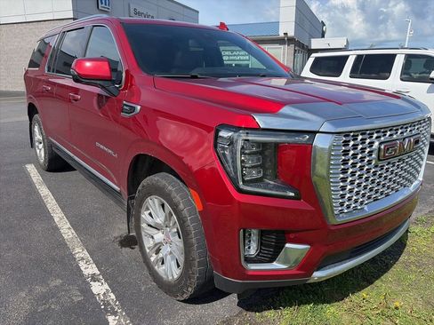 Used 2023 GMC Yukon XL Denali w/ Max Trailering Package AWD/4WD image 2