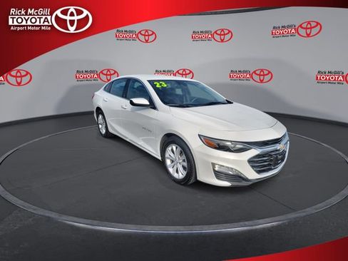 Used 2023 Chevrolet Malibu LT FWD image 2