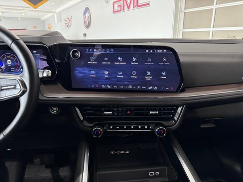 Certified 2025 Chevrolet Tahoe High Country w/ Sun And Tow Package AWD/4WD image 23