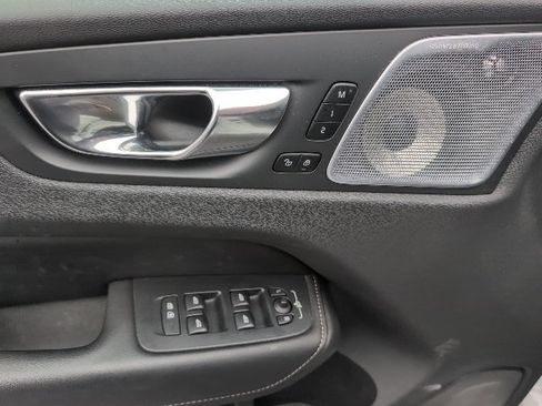 Used 2023 Volvo XC60 B5 Ultimate image 19