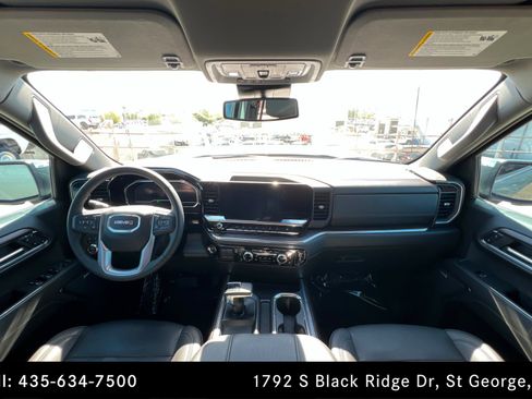 Used 2024 GMC Sierra 1500 SLT w/ SLT Premium Plus Package AWD/4WD image 9