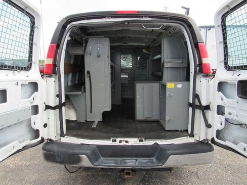 Used 2015 Chevrolet Express 2500 RWD image 22
