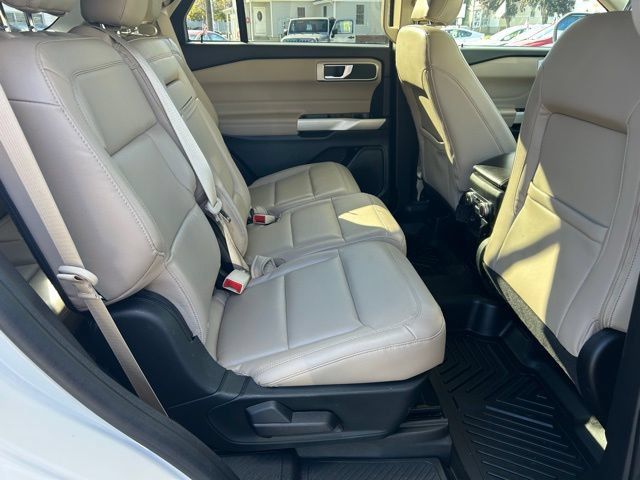 Used 2021 Ford Explorer XLT w/ Equipment Group 202A AWD/4WD image 22