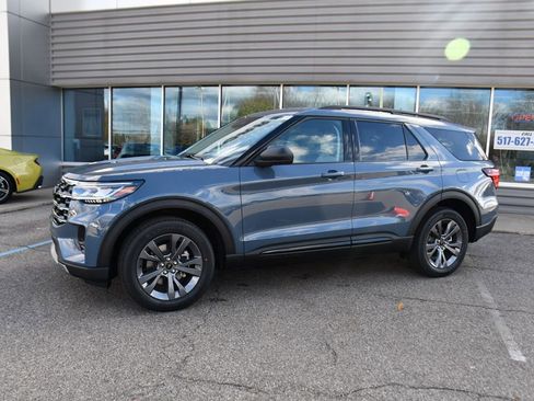 Used 2026 Ford Explorer Active w/ Active Comfort Package AWD/4WD image 2