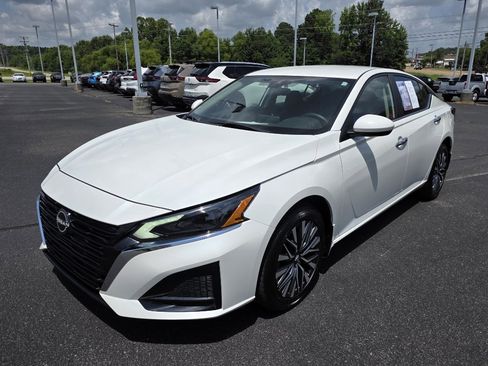 Used 2023 Nissan Altima 2.5 SV image 6