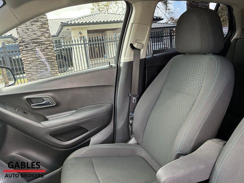 Used 2016 Chevrolet Trax LS AWD/4WD image 19
