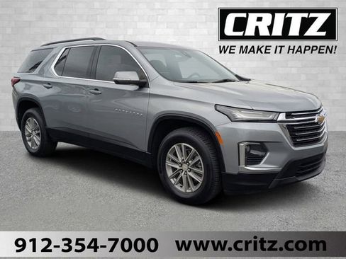 Used 2023 Chevrolet Traverse LT FWD image 1