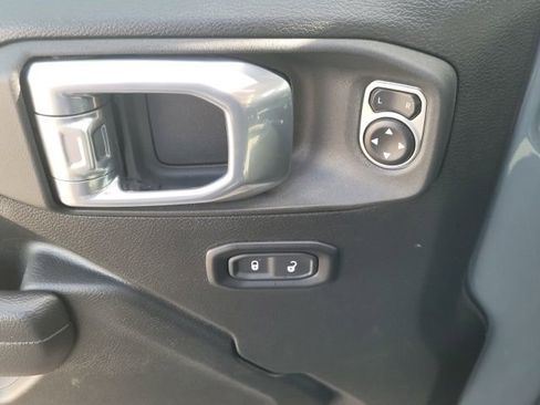 Used 2024 Jeep Wrangler Willys image 11