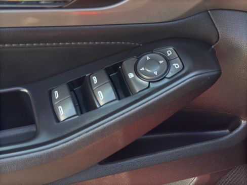Used 2023 Chevrolet Traverse LT AWD/4WD image 11