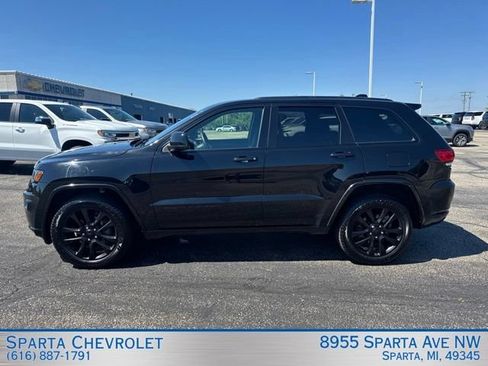 Used 2019 Jeep Grand Cherokee Altitude AWD/4WD image 6