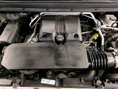 Used 2023 Chevrolet Colorado Trail Boss AWD/4WD image 32