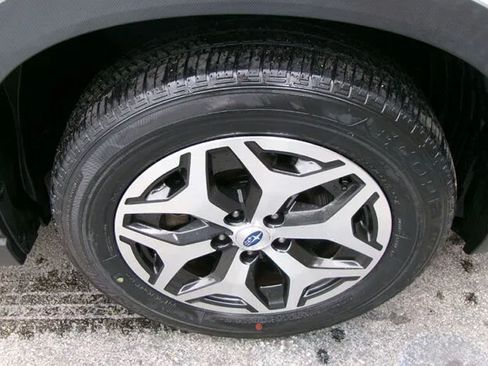 Used 2021 Subaru Forester Premium AWD/4WD image 7