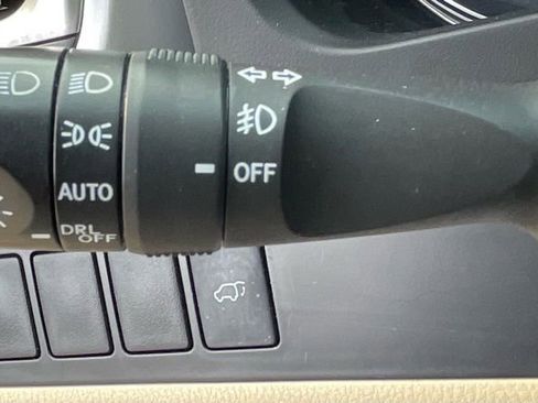 Used 2016 Toyota Highlander XLE FWD image 19