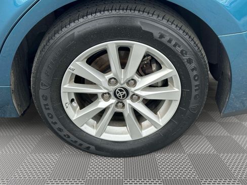 Used 2025 Toyota Camry LE w/ Convenience Package FWD image 31