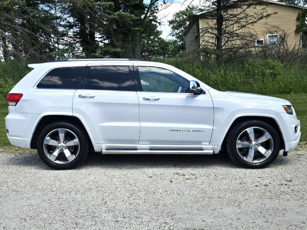 Used 2015 Jeep Grand Cherokee Overland w/ Advanced Technology Group AWD/4WD image 8