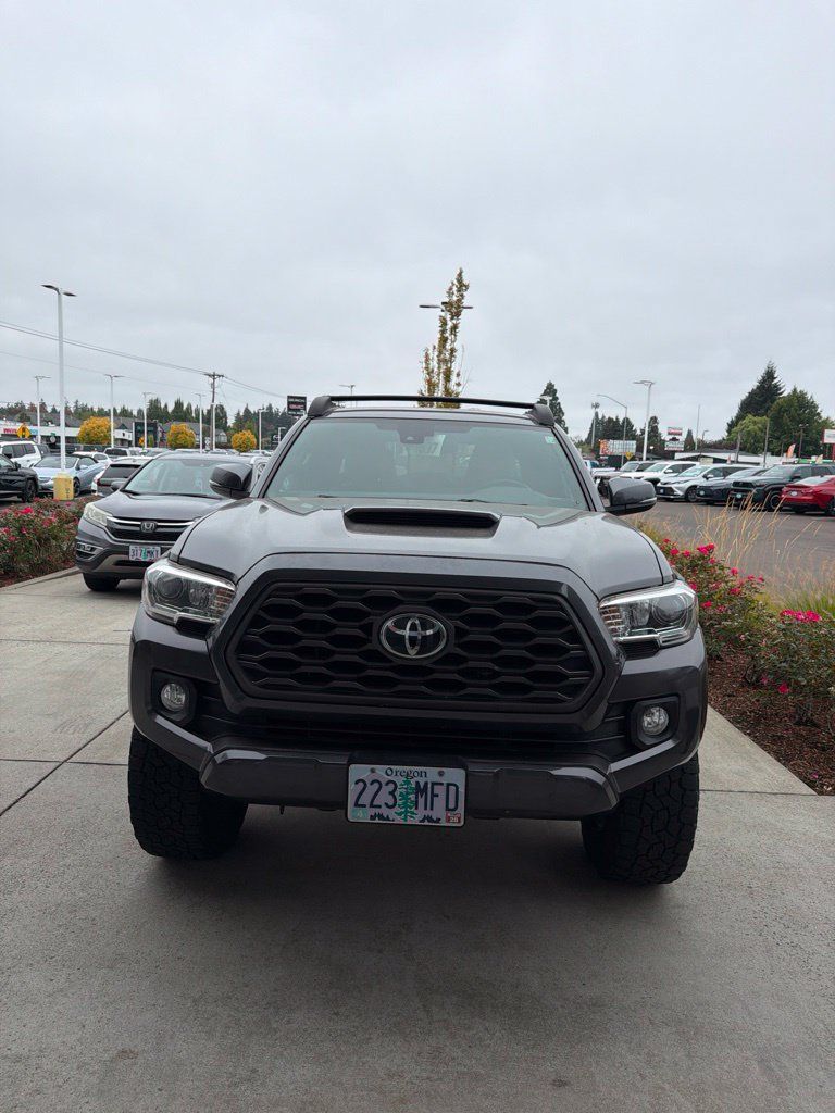 Used 2020 Toyota Tacoma TRD Sport w/ Technology Package AWD/4WD image 1