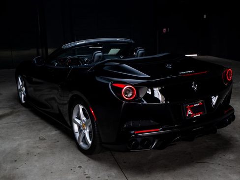 Used 2019 Ferrari Portofino RWD image 13
