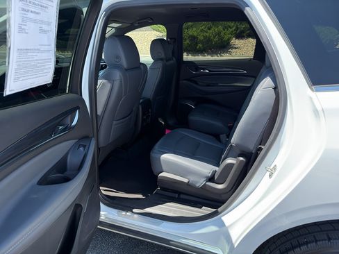 Used 2022 Buick Enclave Premium AWD/4WD image 21