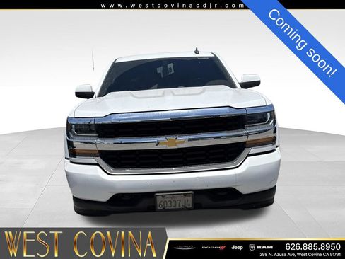 Used 2018 Chevrolet Silverado 1500 LT w/ Trailering Package AWD/4WD image 3