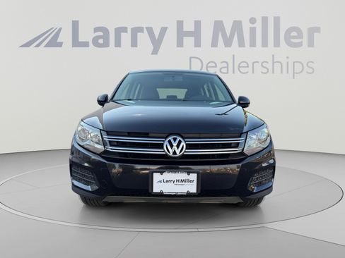 Used 2017 Volkswagen Tiguan Limited w/ Alloy Wheels Package AWD/4WD image 8