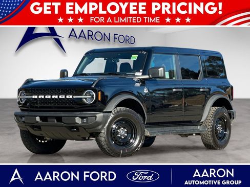 New 2026 Ford Bronco Outer Banks w/ Black Appearance Package AWD/4WD image 1