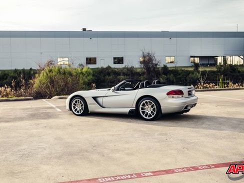 Used 2003 Dodge Viper SRT-10 image 55