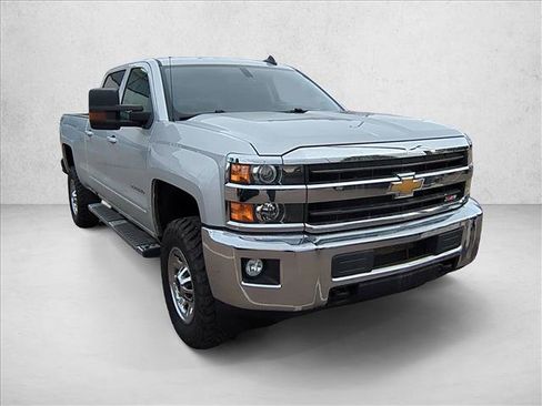 Used 2018 Chevrolet Silverado 2500 LT image 3